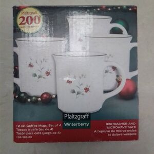 Pfaltzgraff Winterberry Mug Set